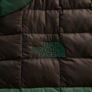 The North Face Thermoball Jacket green/black size 10/12